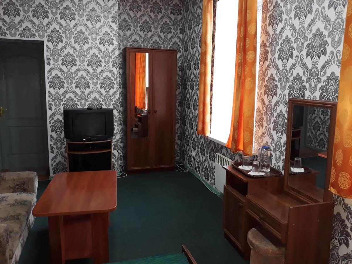 Eurolux Hotel Полтава Экстерьер фото
