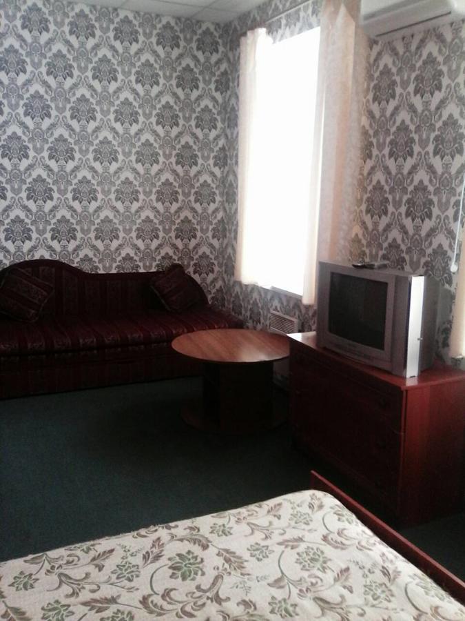 Eurolux Hotel Полтава Экстерьер фото